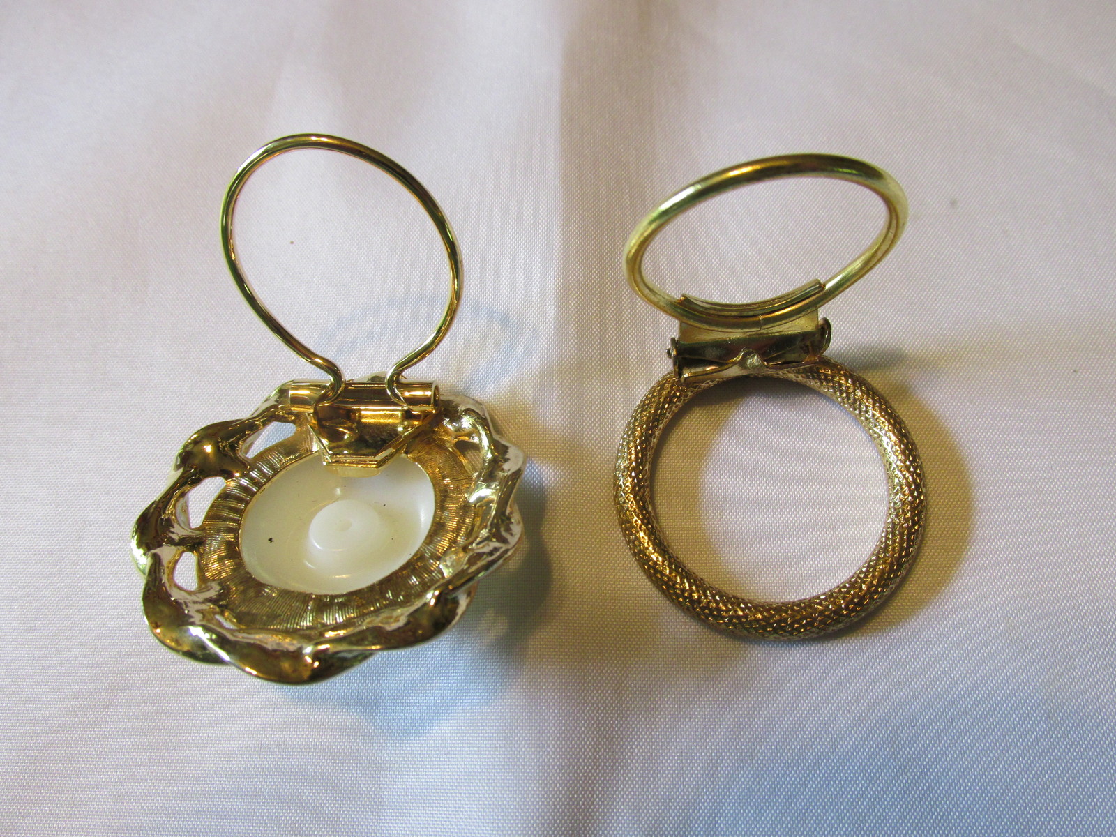 Lot of Vintage Scarf Clips, Gold Toned, Silver Toned, Pearlized, etc