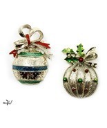 Christmas Ornaments Vintage Pins - Gerrys - 2 Decorated Balls w Bows - Hey Viv - $18.00