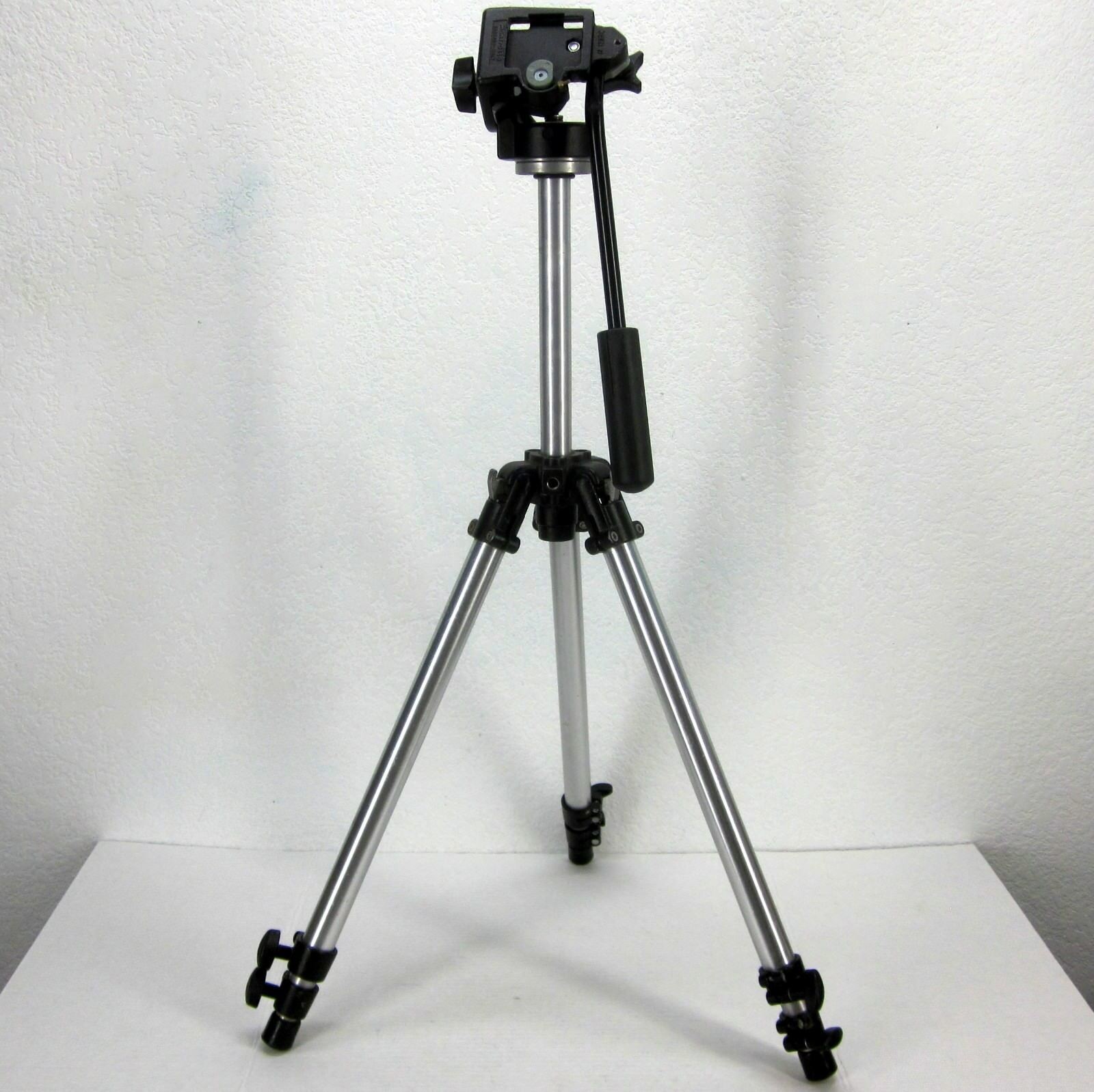 3001 Bogen Manfrotto Tripod With 3130 Head Made In ITALY missing a