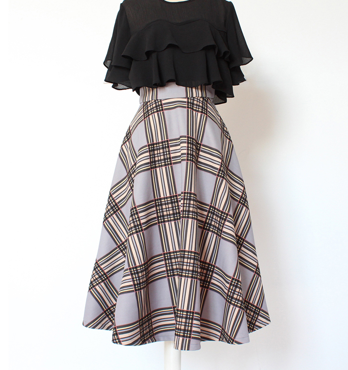 Gray plaid skirt 1
