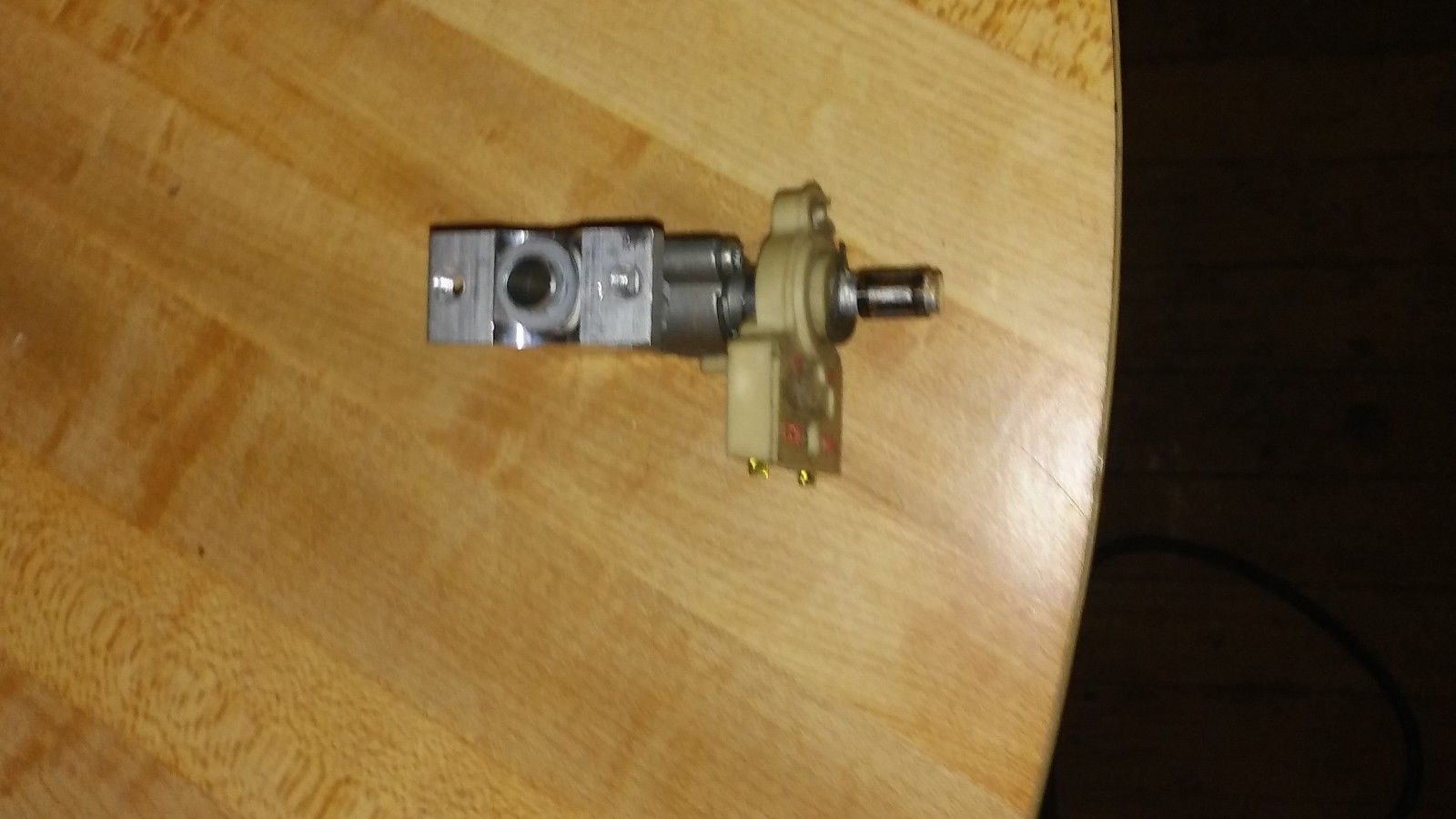 GE Range/Stove/Oven Gas Burner & Control Valve WB19K5028 Parts