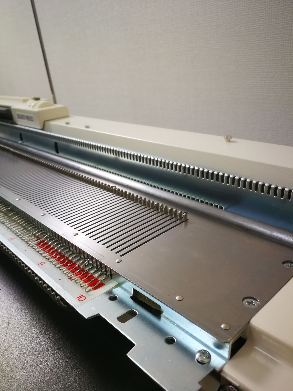 SK280 Singer / Silver Reed Fine Gauge Punch card Knitting Machine