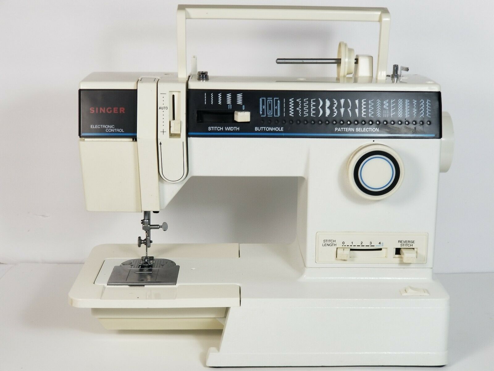 Vintage Singer Electronic Control Sewing Machine Model 4562 w/Box