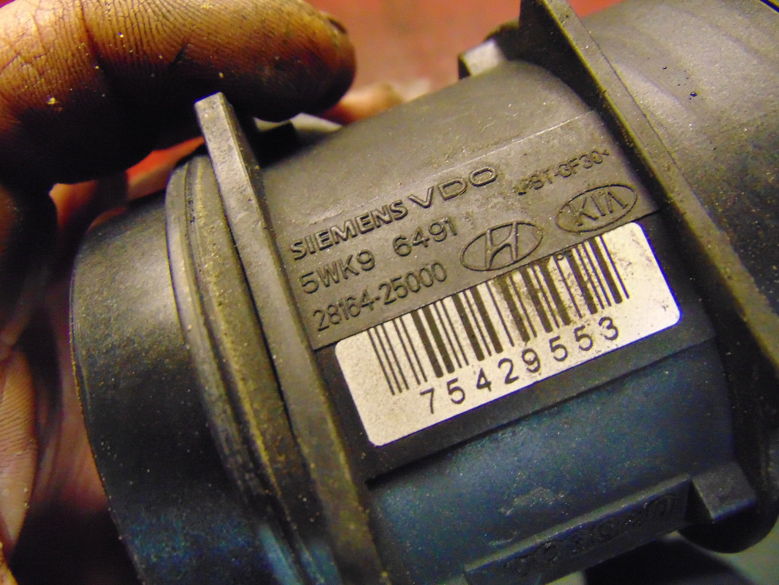 06 08 07 Hyundai Sonata 2.4 oem mass air flow sensor meter 2816425000