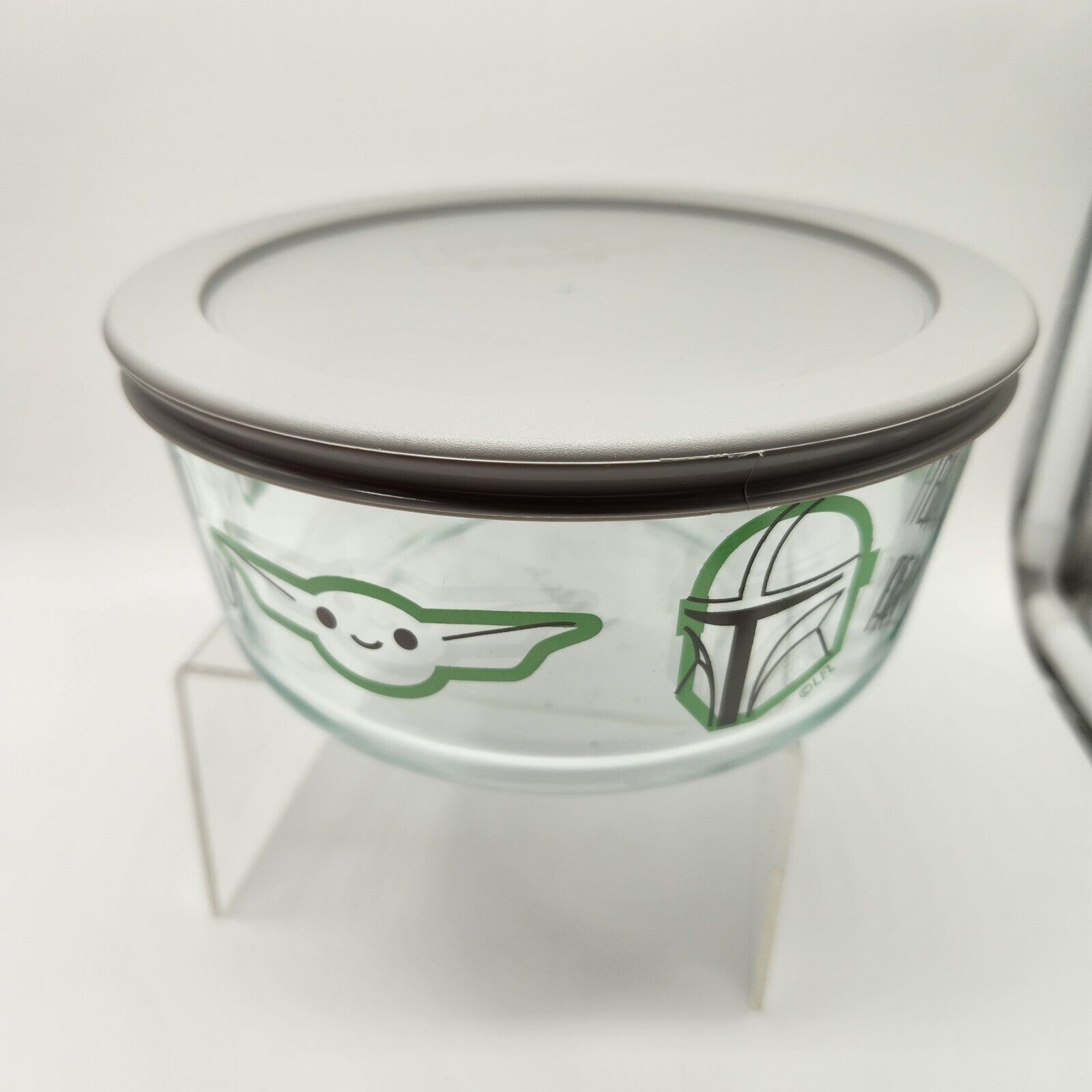 Star Wars 4 cup pyrex bowl with lid, New, Mandalorian & Baby Grogu