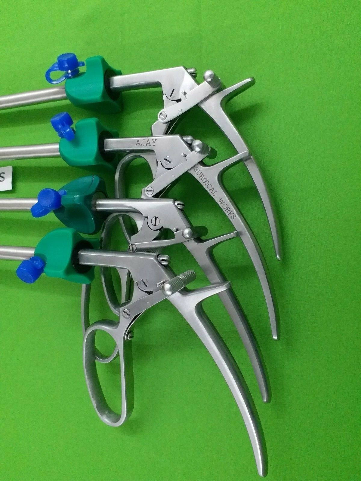 New Laparoscopic Bulldog Clamp Set 10mm 24 Clips Instruments Kit Set 4 Piece Forceps