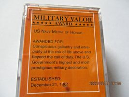 Micro-Trains # 10100762 Military Valor Award US Navy Medal of Honor N-Scale image 7