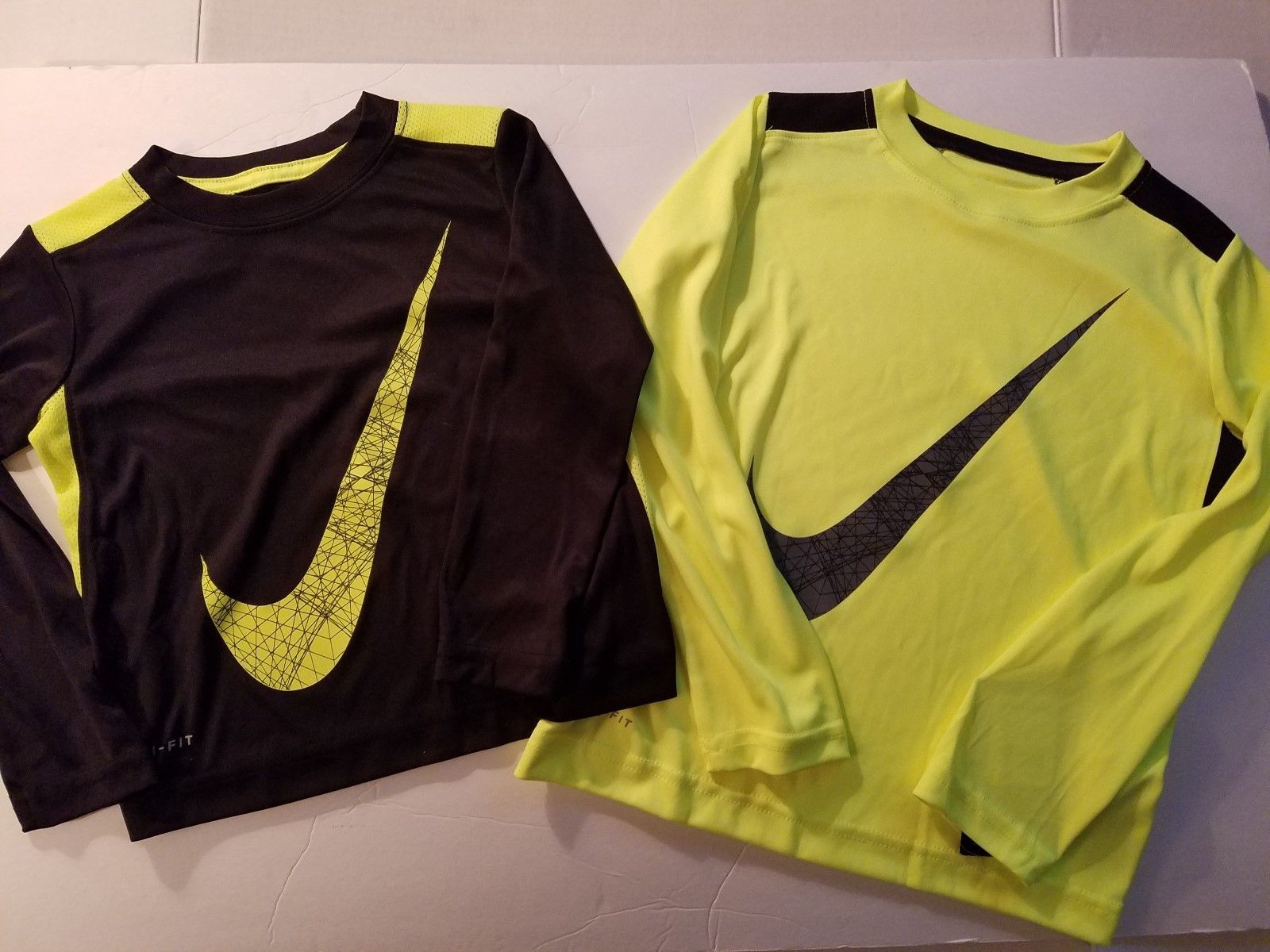 NIKE LONG SLEEVE T-SHIRT BOYS SIZE 2T//3T//4T NWT