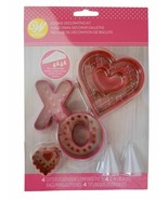 Cookie Cutter 12 pc Decorating Kit with Bags and Tips Wilton Valentine&#39;s... - $10.88