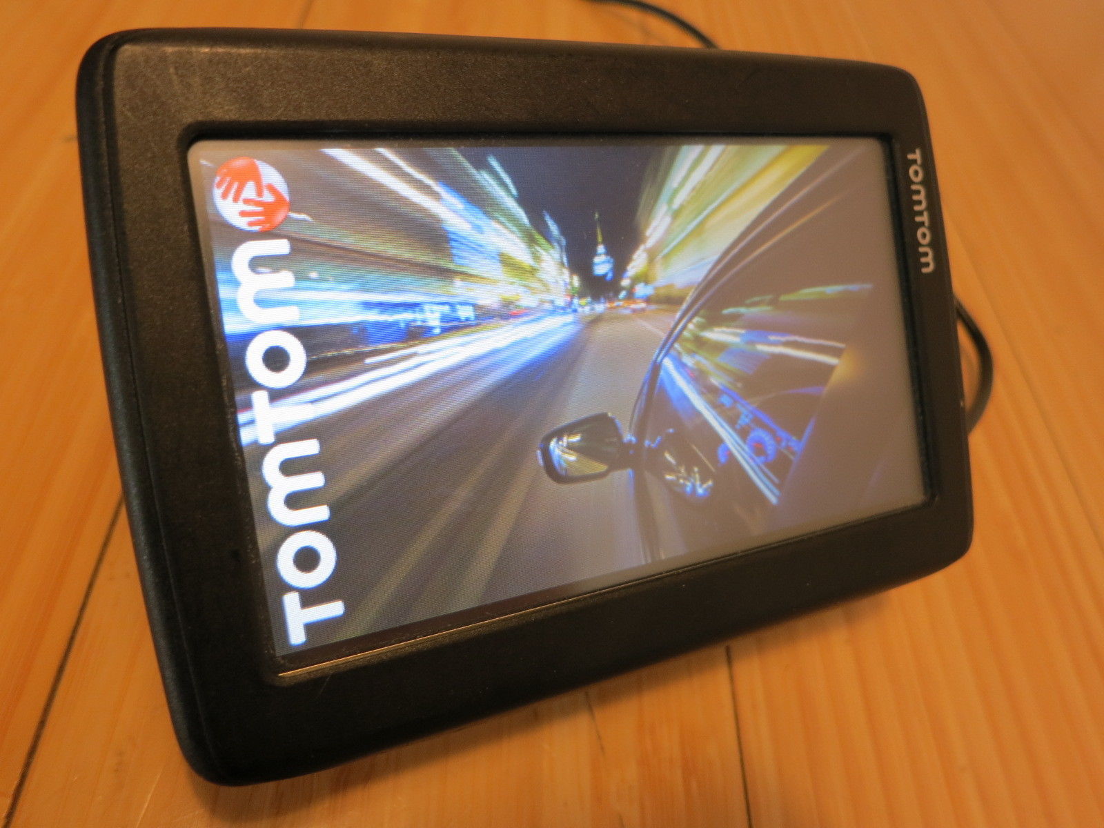 TomTom (4EN42 Z1230) GPS Unit With Stand GPS Systems