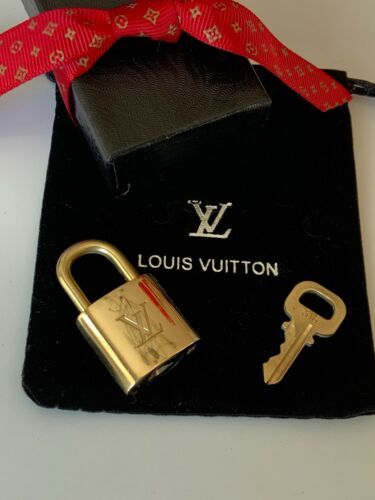 LOUIS VUITTON POLISHED BRASS LOCK KEY PADLOCK GIFT BOX LV POUCH USA SELLER - Handbag Accessories