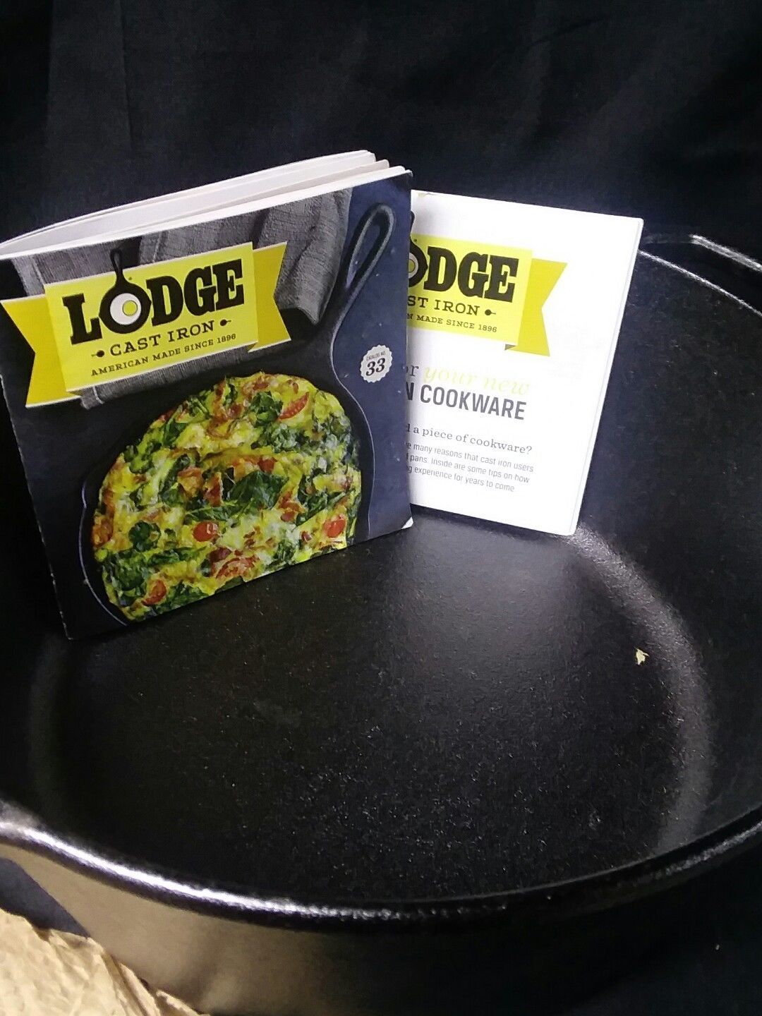 5-stick Pre-Seasoned Lodge L527C3 Cast Iron Cornstick Pan