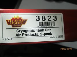 Broadway Limited # 3823 Air Products Cryogenic Tank Car #UTLX 80058 & 80062. (N) image 9