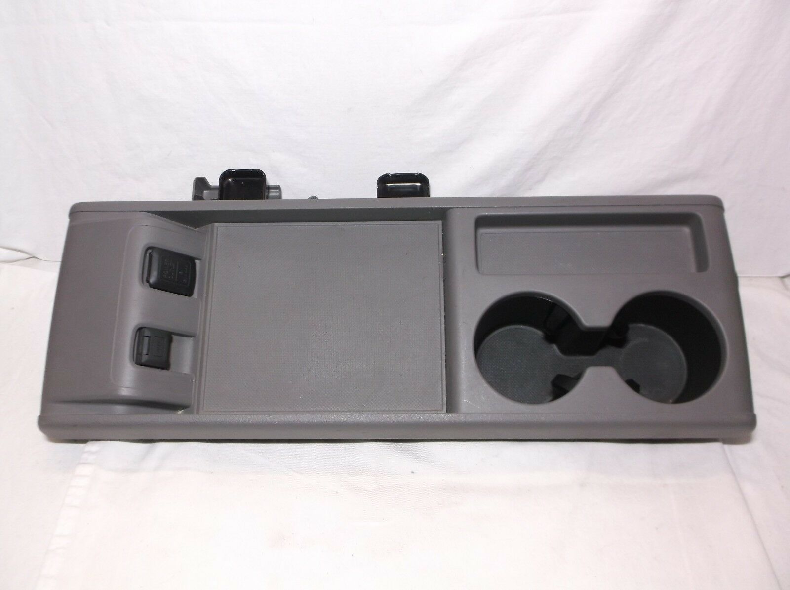 0708091011 HONDA CRV/ CRV/ CENTER CONSOLE+ AUX PLUG+POWER OUTLET