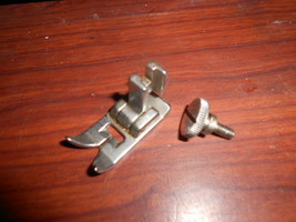 Japan Built Generic Low Shank Zig Zag Presser Foot w/Thumb Screw Used Works - $10.00