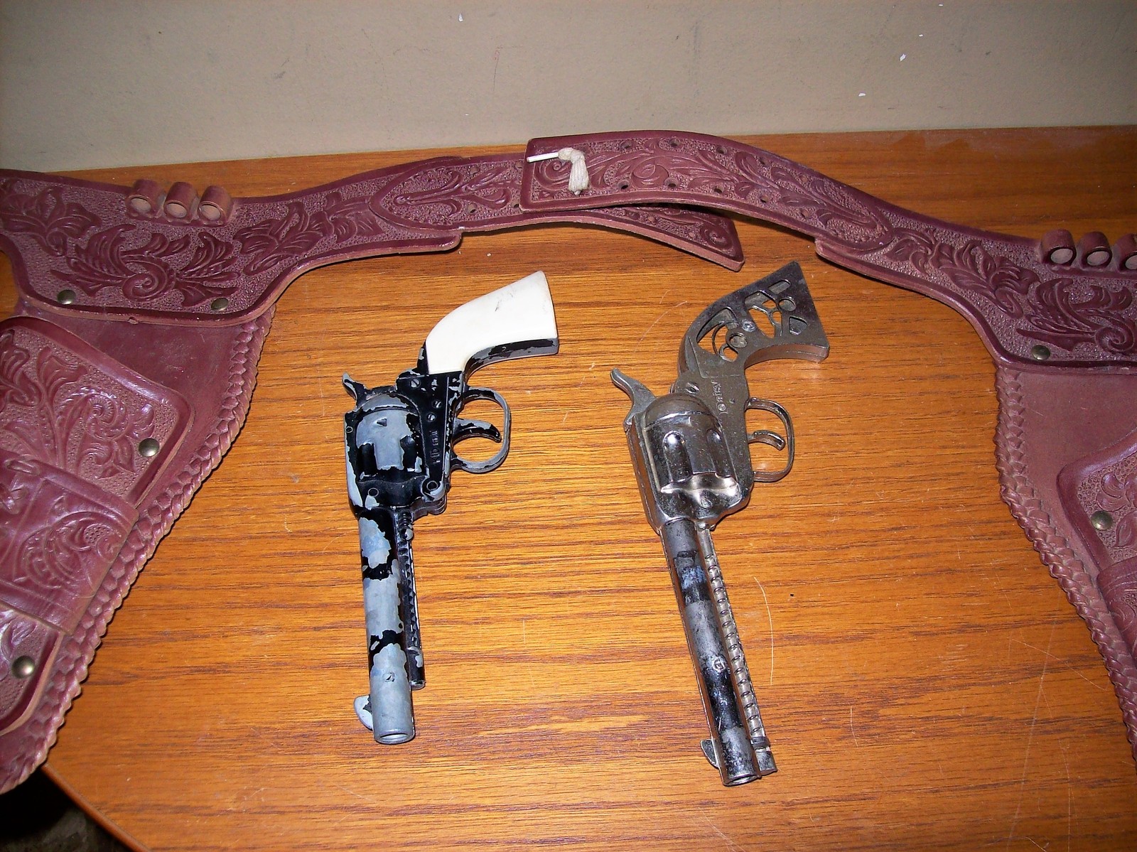 2 Pieces 38 Special Black Plastic 8 Shot Cap Gun Pistol Boys Play Toy Guns New - pistol mesh roblox