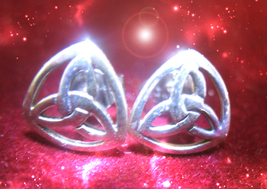FREE W $49 Haunted earrings ALIGNMENT COMFORT ENHANCE FINANCES MAGICK Ca... - $0.00