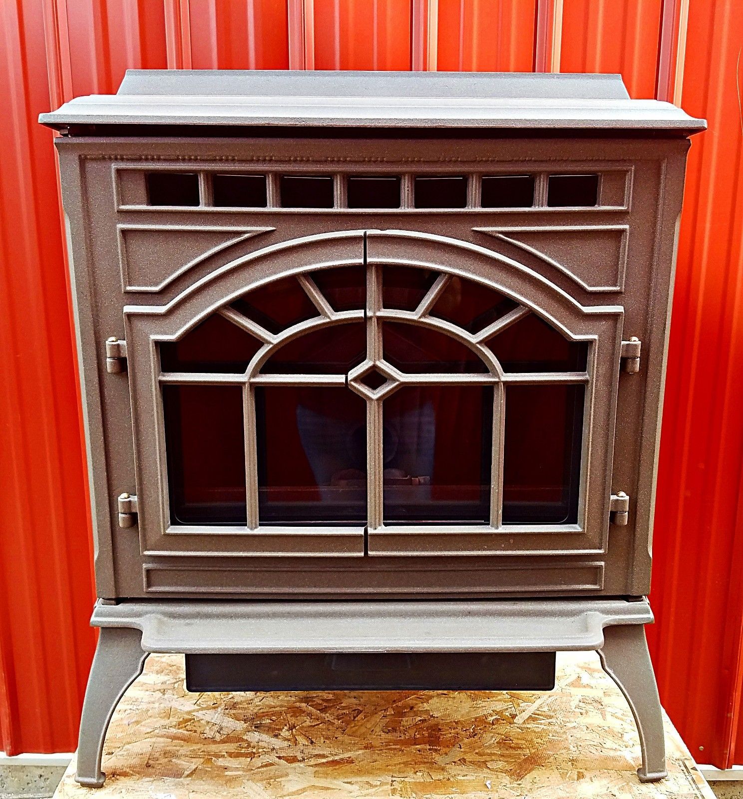 Quadrafire Mt Vernon AE Freestanding Pellet Stove 53,000 BTU Used