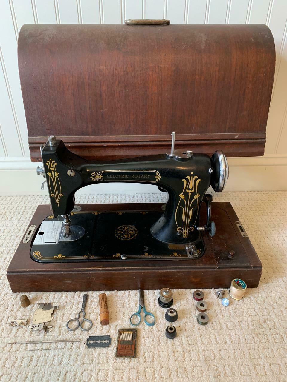 Antique Eldredge Model "B" Portable Sewing Machine W/ Wooden Cover RARE ...