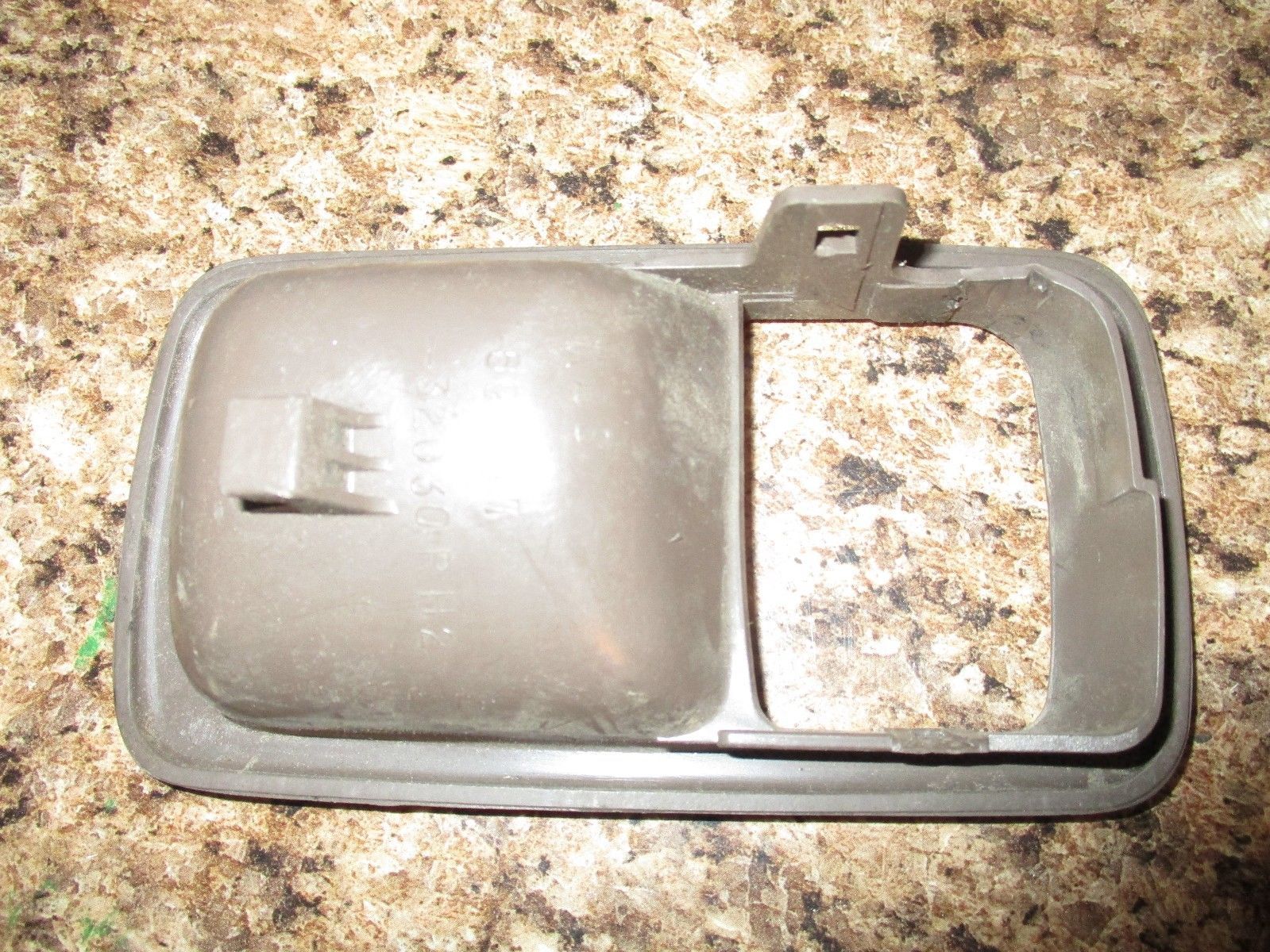 oak for 98-03 Toyota Sienna Front Right Inside Door Handle Bezel Brown
