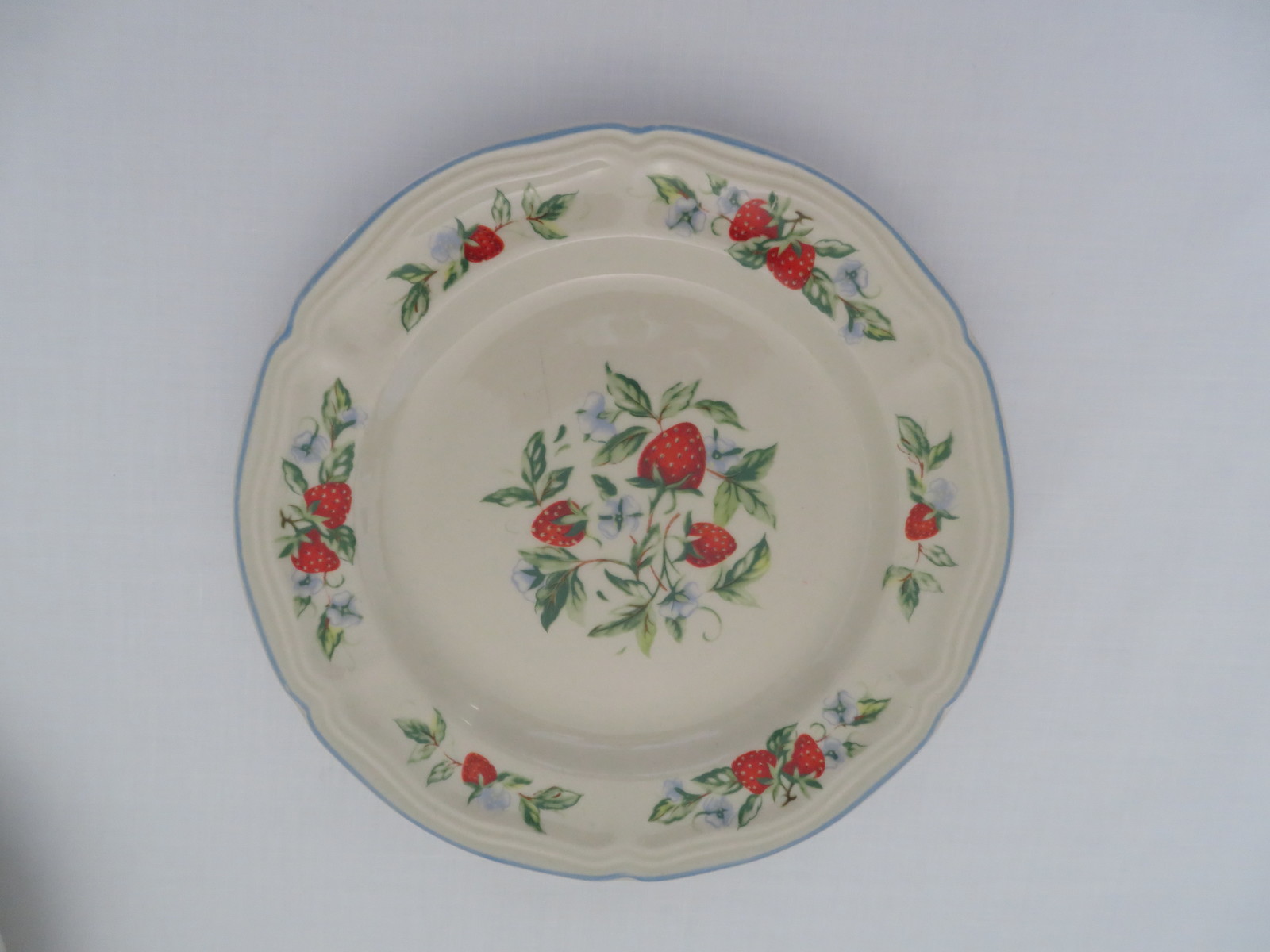 Tabletops Unlimited 2 Salad Plates Susana Pattern Ceramic