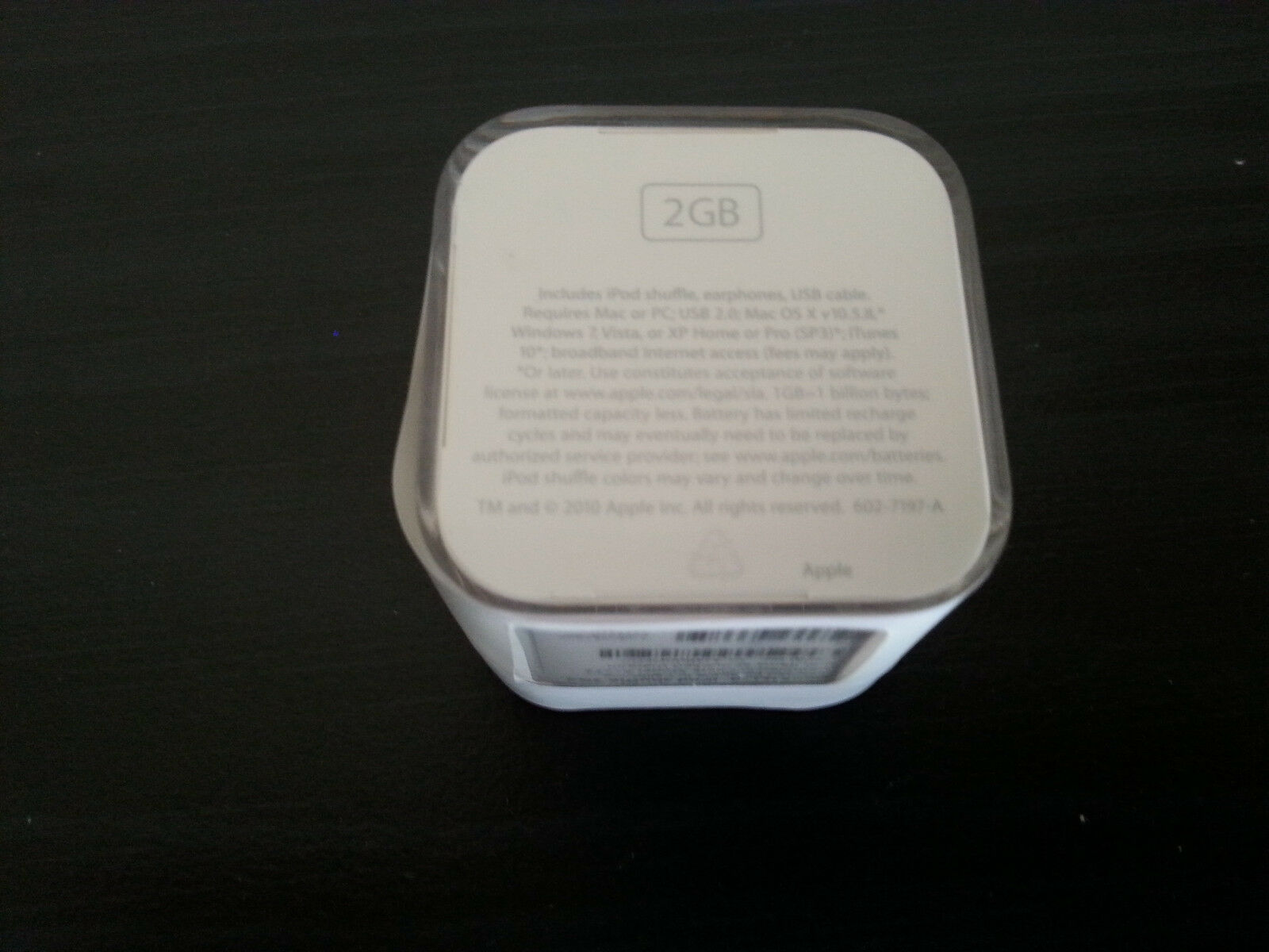 Apple iPod Shuffle 2GB PINK A1204 Bundle Brand NEW Sealed Plastic