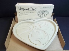 Pampered Chef Peace on Earth Heart shaped cookie mold box &amp; booklet 2002 - $8.59