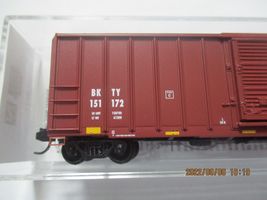 Micro-Trains # 02500227 BKTY 50' Rib Side Box Car Single Door # BKTY 151172 (N) image 3