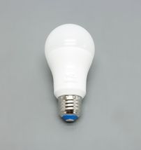 WiZ 603563 Smart WiFi and Bluetooth LED A19 Dimmable Daylight Bulb image 3