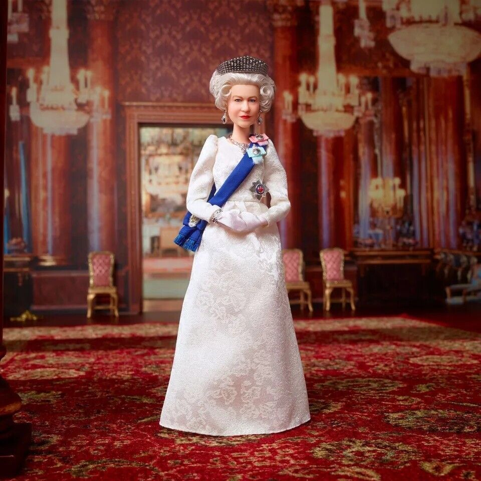 Primary image for 2022 Collectors for Barbie Signature Queen Elizabeth II Decorative Jubilee Dolls