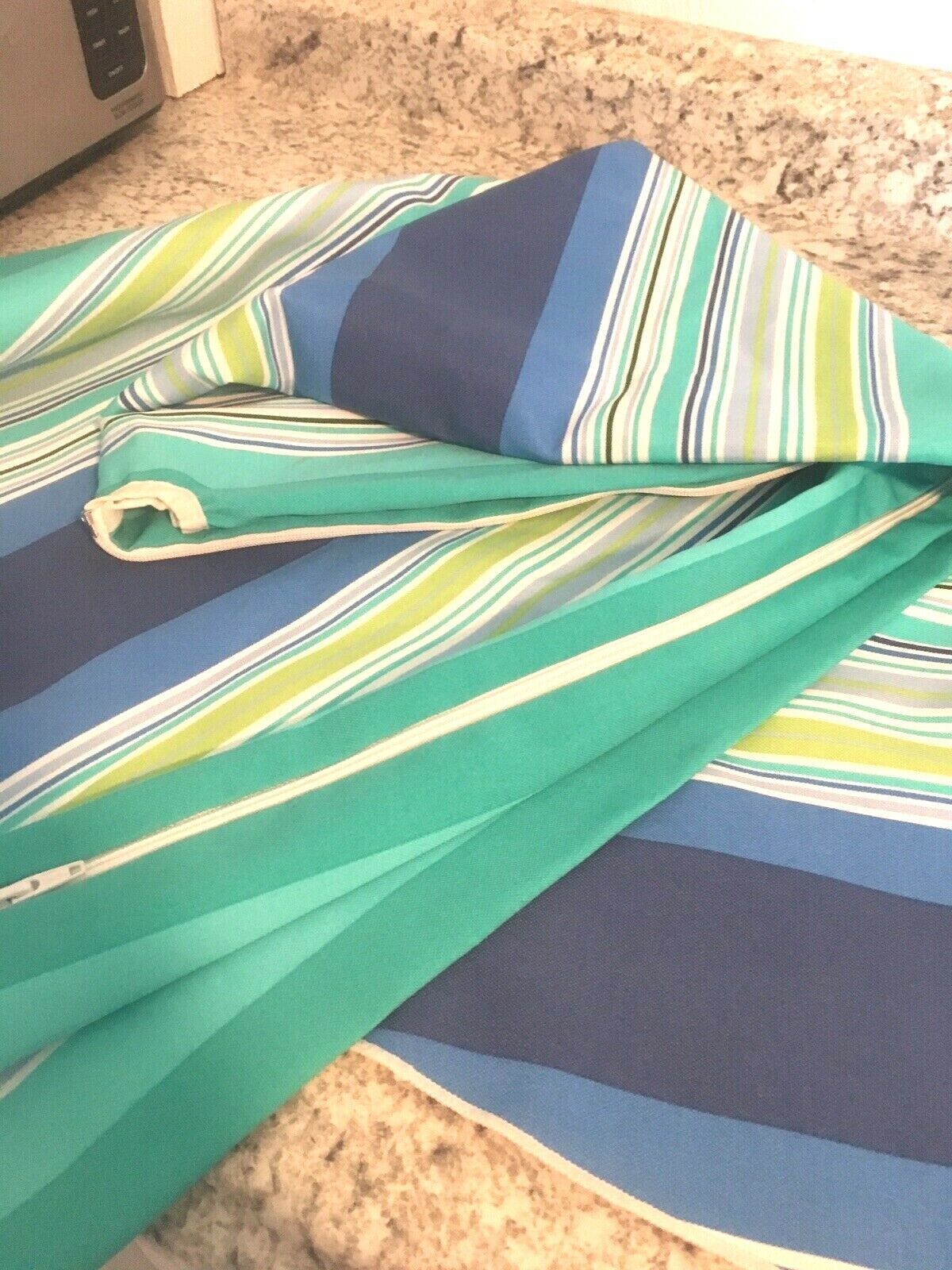 CRATE & BARREL Stripe Umbrella w/ Hole Zipper Outdoor Tablecloth 70