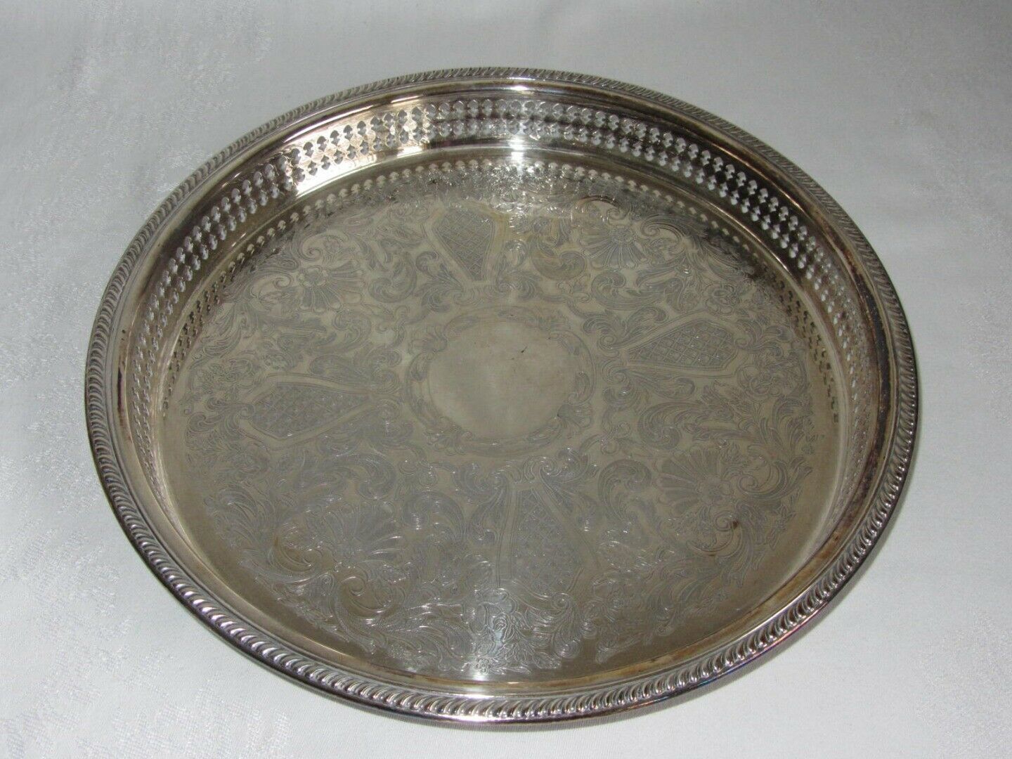 Newport Silverplate Round Serving Tray YB166 Vintage Pierced edge 13