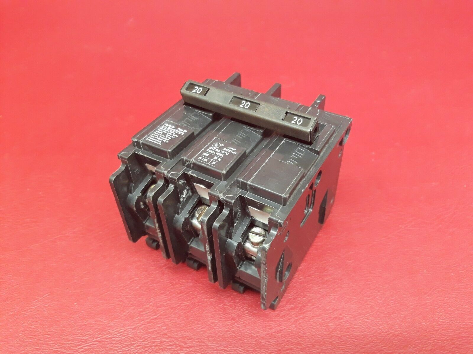 ITE/SIEMENS BQ3B020 3 POLE 20 AMP TYPE BQ BOLT ON CIRCUIT BREAKER