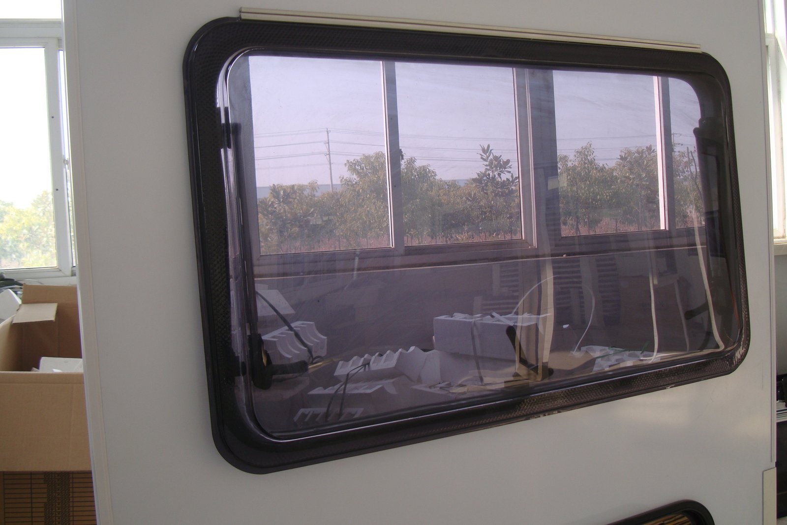 1000x600mm Frameless Acrylic Glass Window Ventilation Hatch RV Caravan