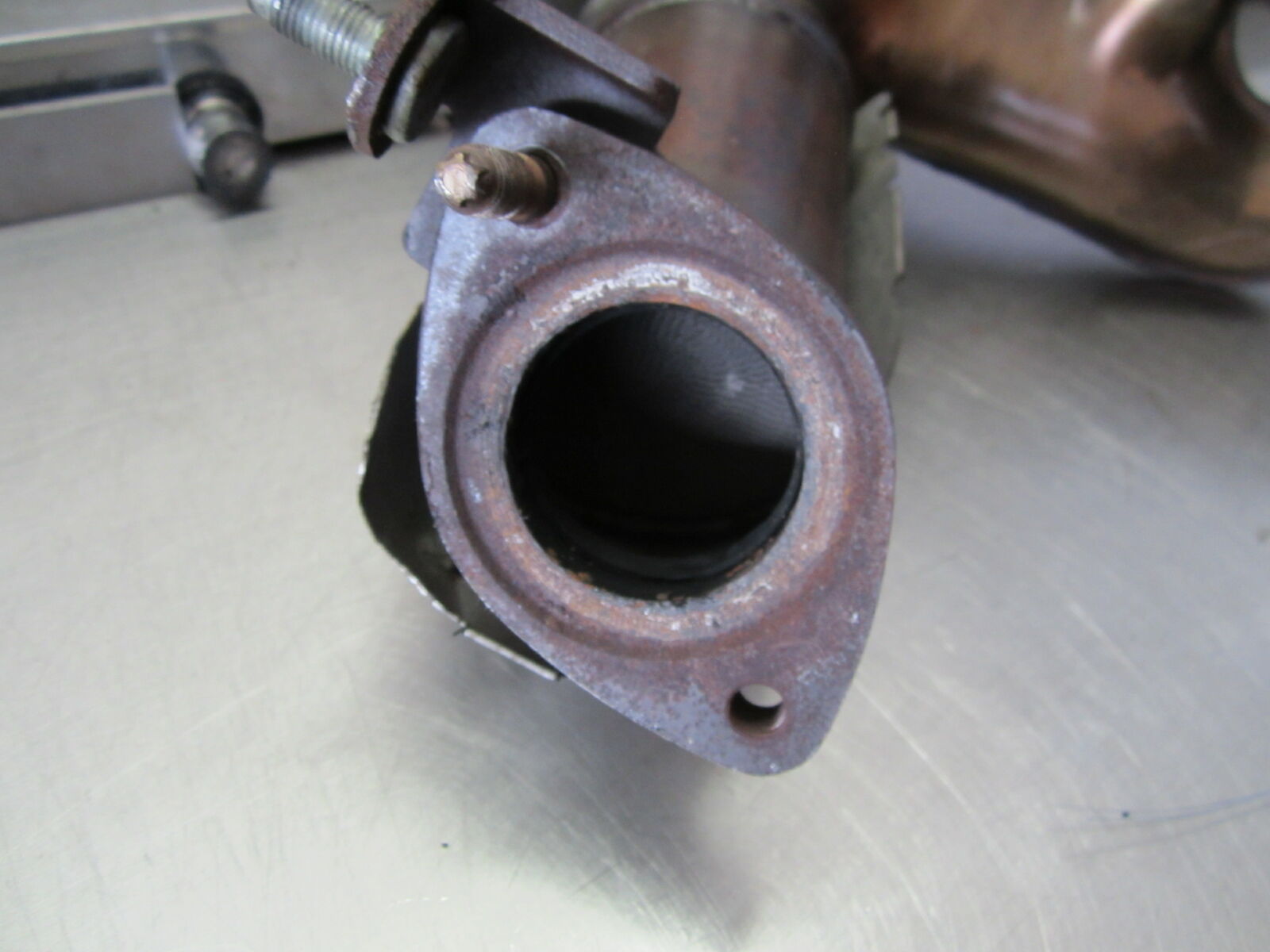 19W021 Left Exhaust Manifold 2004 Toyota Camry 3.0 Exhaust Manifolds