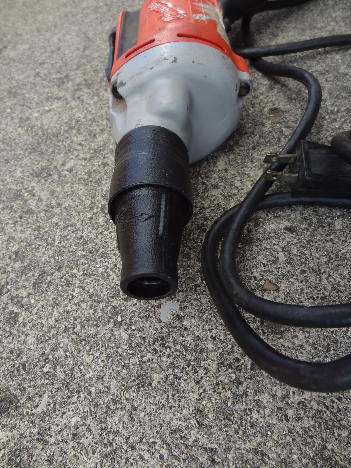 MILWAUKEE SCREW GUN DRYWALL DRILL 679020 SELF DRILL FASTENER USED