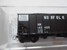 Micro-Trains #10800500 Norfolk & Western 100-Ton 3-Bay Hopper w/ Coal Load. (N) image 2