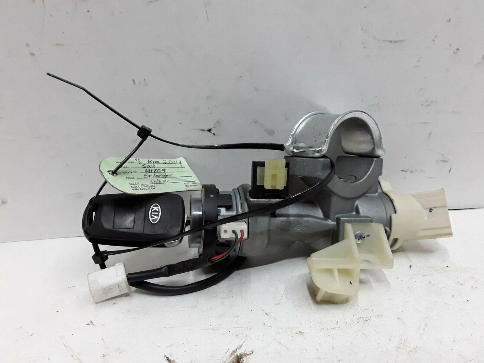 14 15 16 Kia Soul conventional ignition switch with key OEM Switches