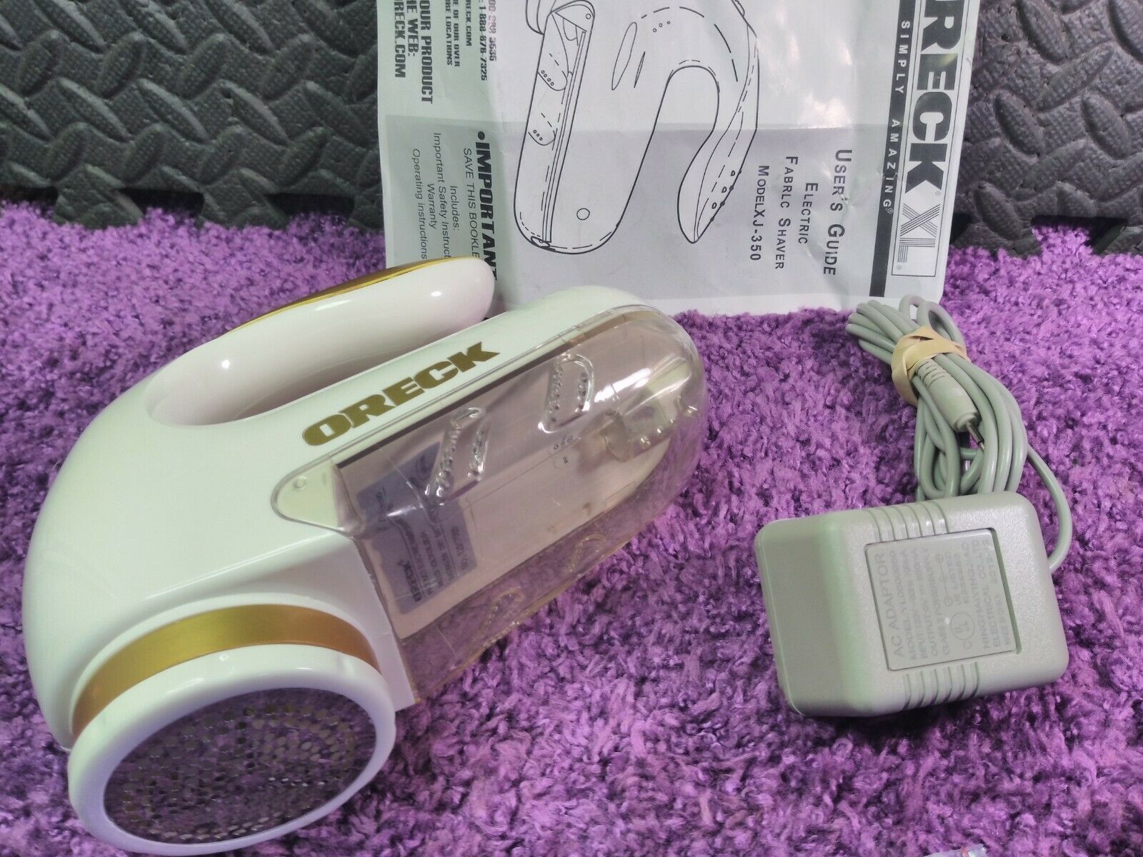 Oreck Cordless Fabric Shaver wall plug & Battery Powered XJ350 Gold