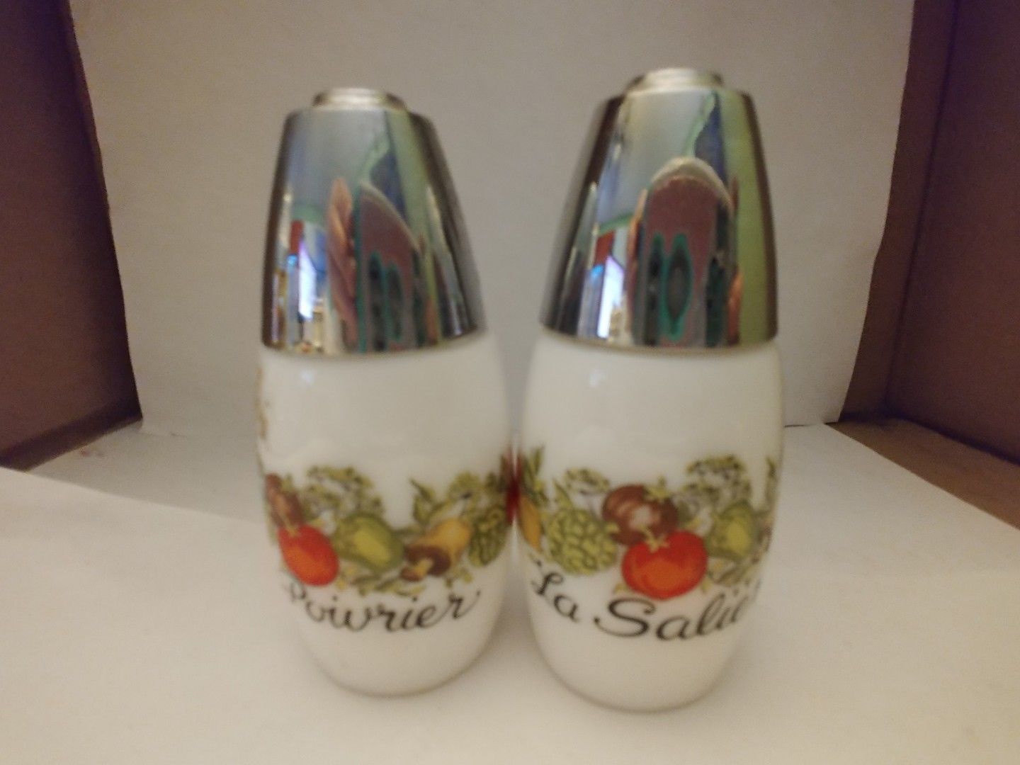 Vintage Corning Ware "SPICE OF LIFE" Salt and Pepper Shakers Milk Glass