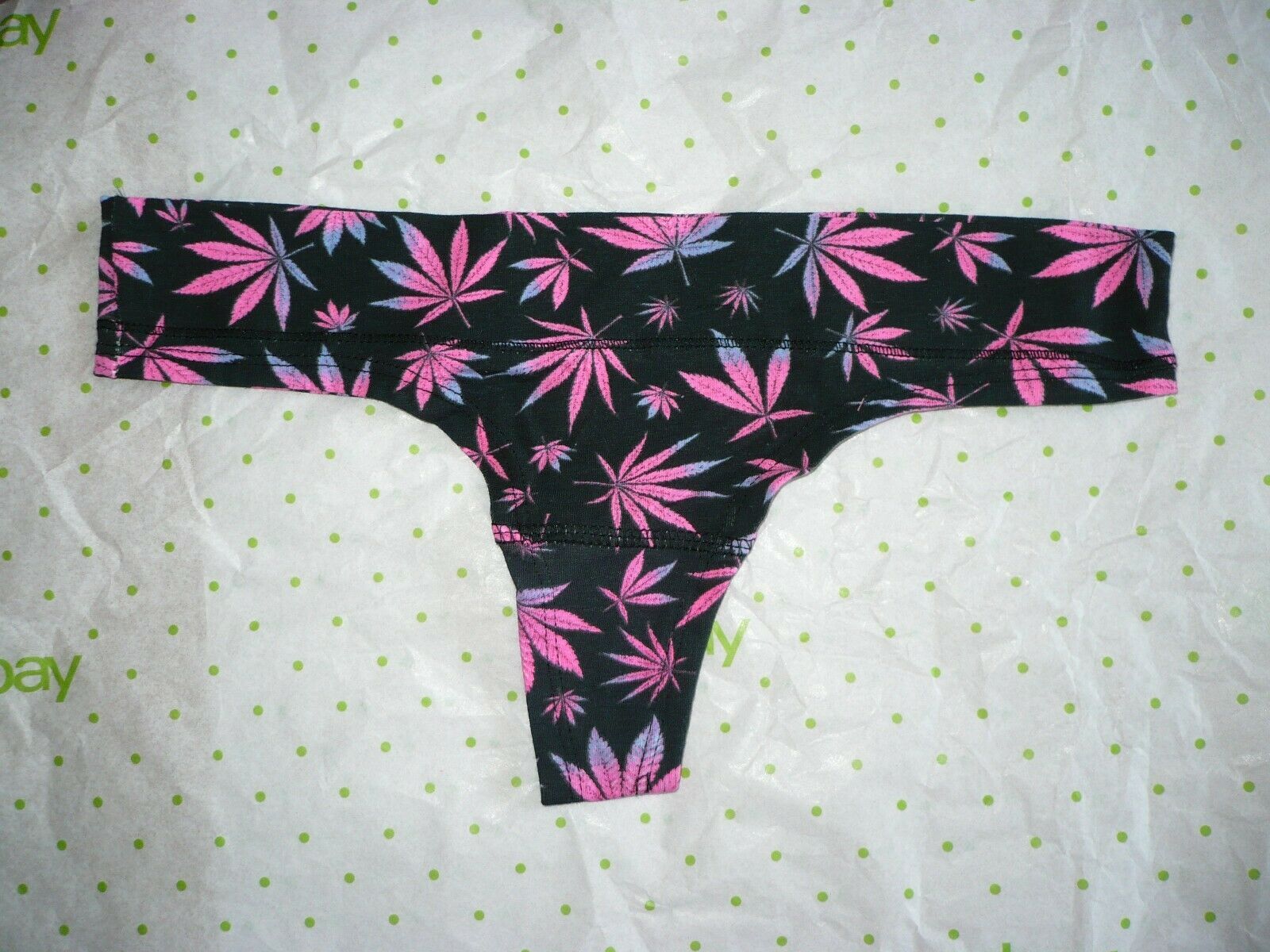 Rue 21 Women's Cotton Thong Panties MEDIUM Black W Pink Marijuana Leaves NEW