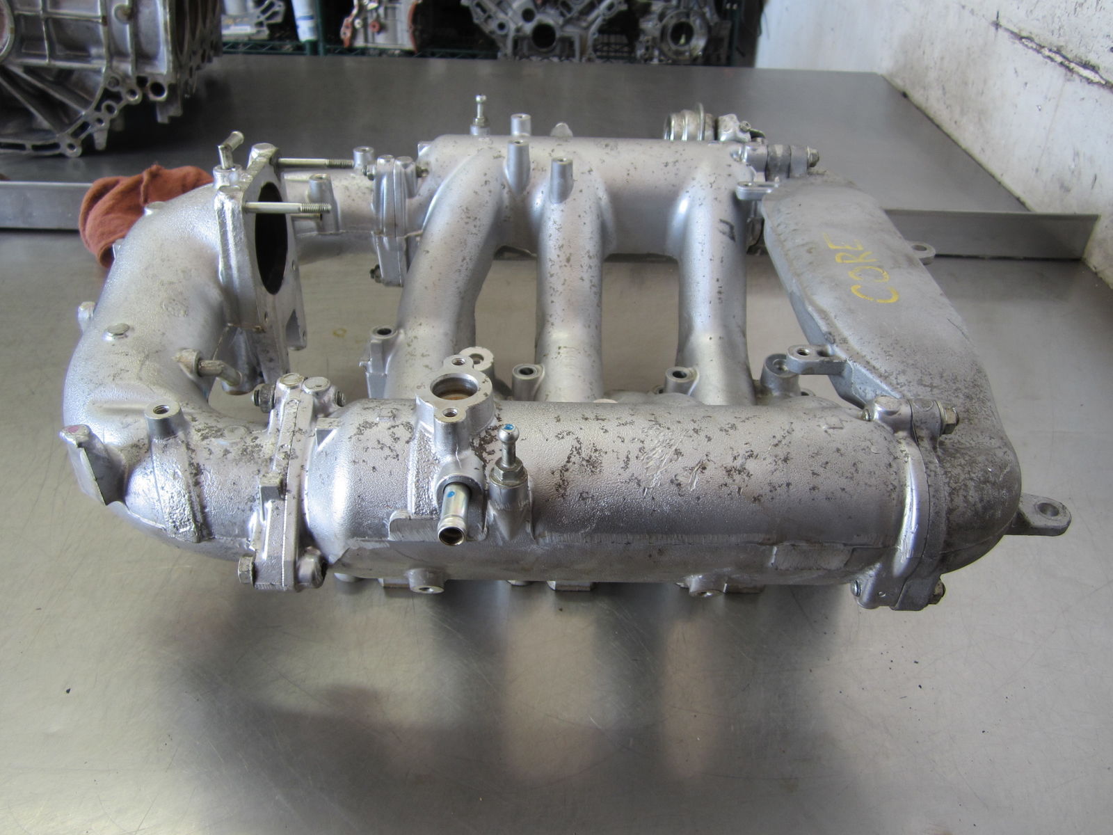 56C003 INTAKE MANIFOLD PLENUM 2008 SUZUKI GRAND VITARA 2.7 Intake