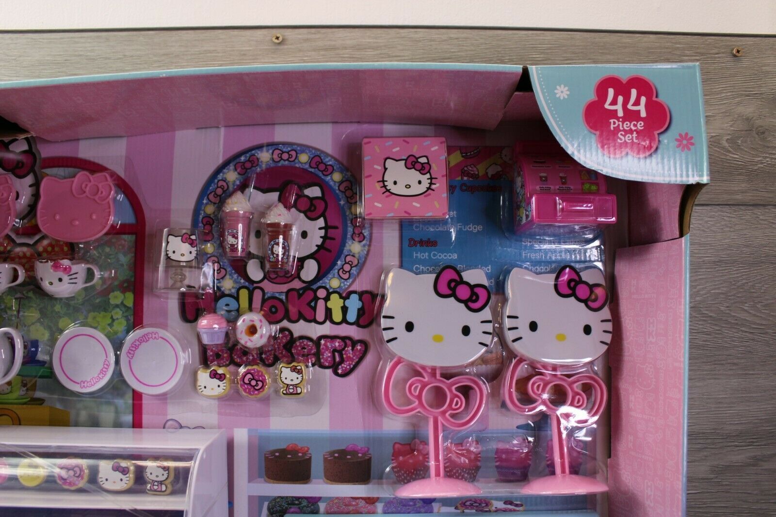 my life as hello kitty bakery set