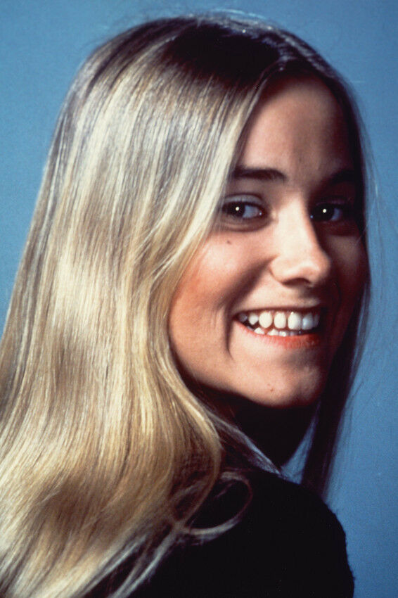 Maureen Mccormick As Marcia Brady The Brady Bunch 11x17 Mini Poster ...