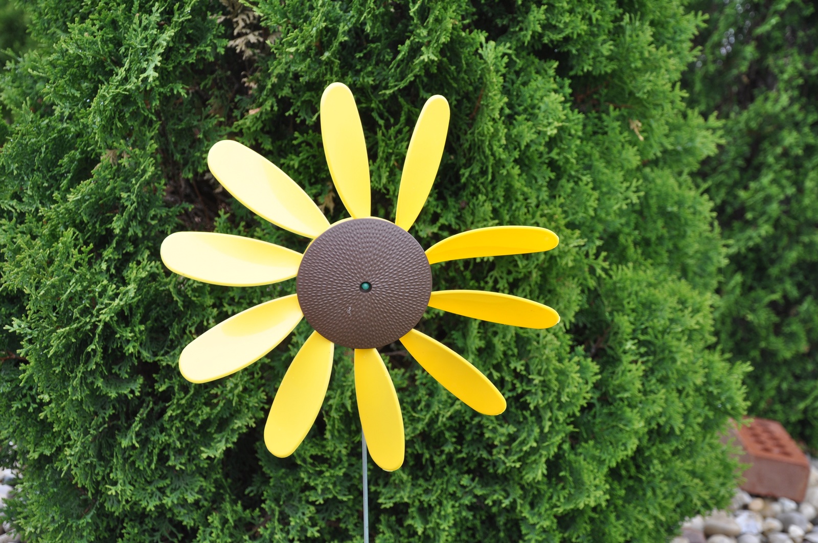 Beloit Plastics, LLC Classic Spinning Daisy (x6 case) SUNFLOWER, 12