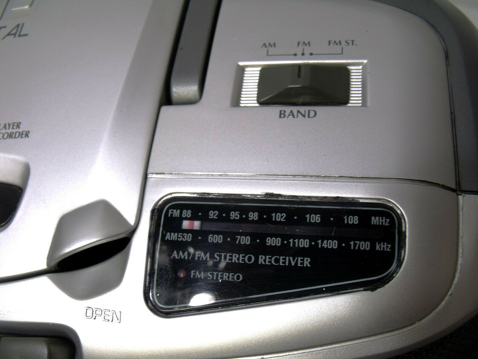 Lenoxx Sound AM / FM CD Player CD102 Digital Audio Portable Stereo