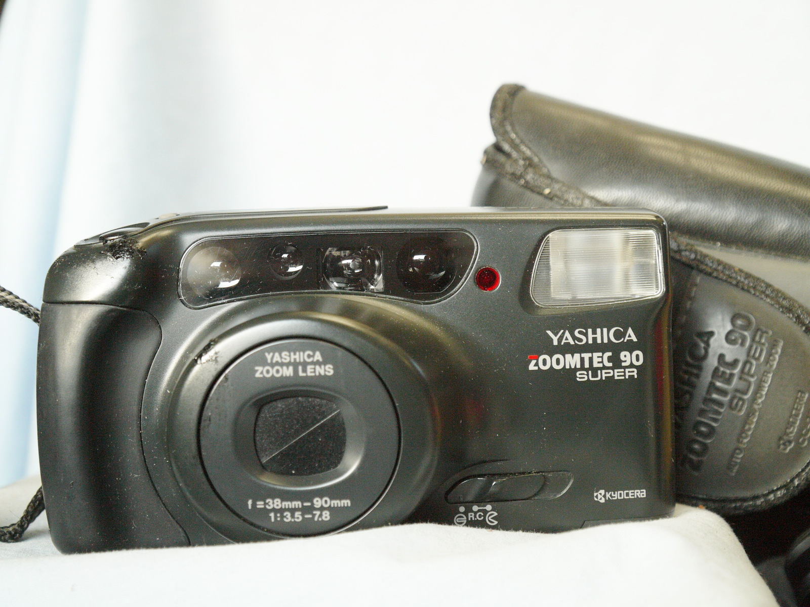 Yashica Zoomtec 90 Super Point and Shoot Quality 35mm Camera Nice