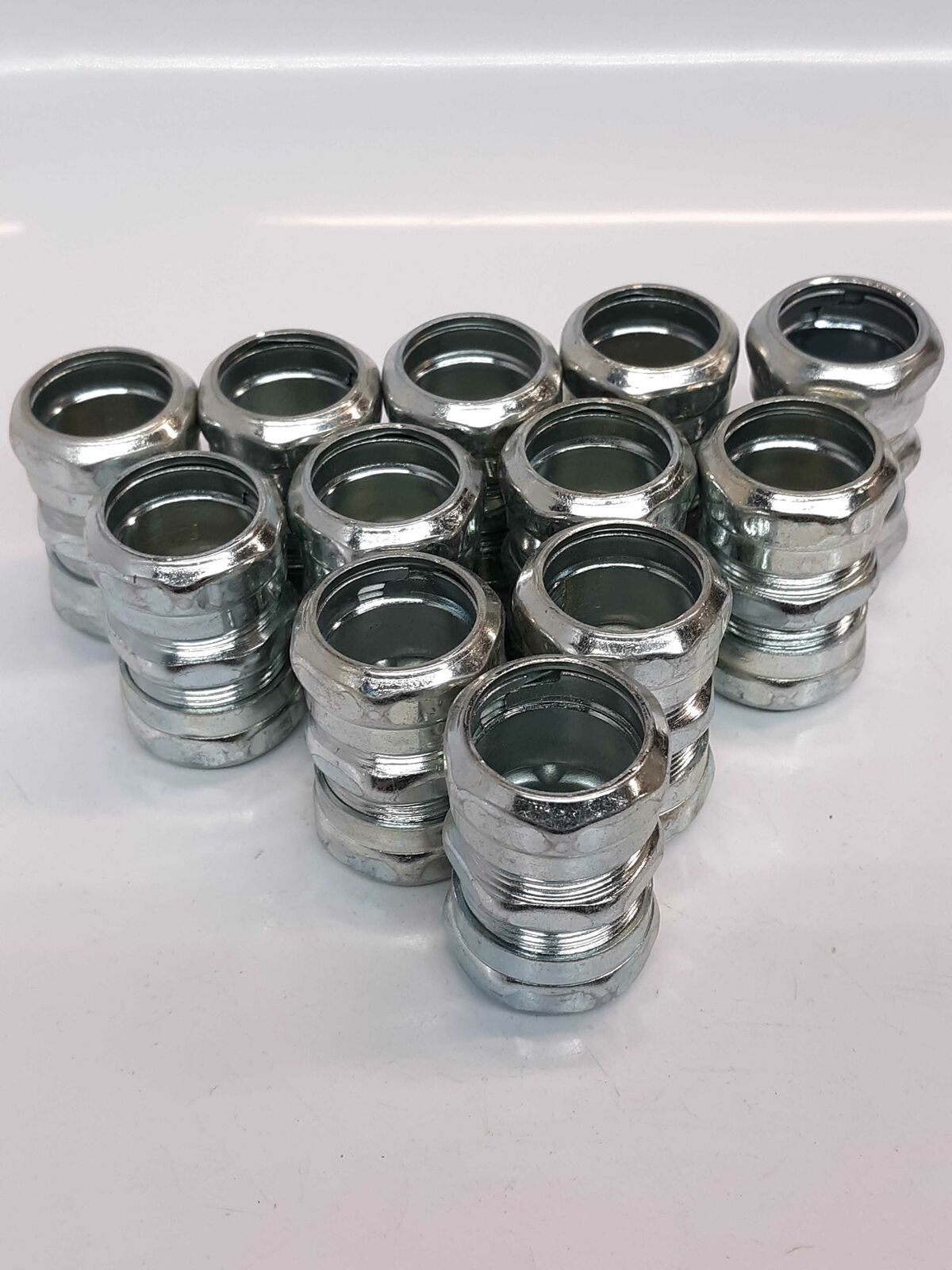 T&B 3/4 EMT Compression Coupling Lot of 12 Conduit Fittings