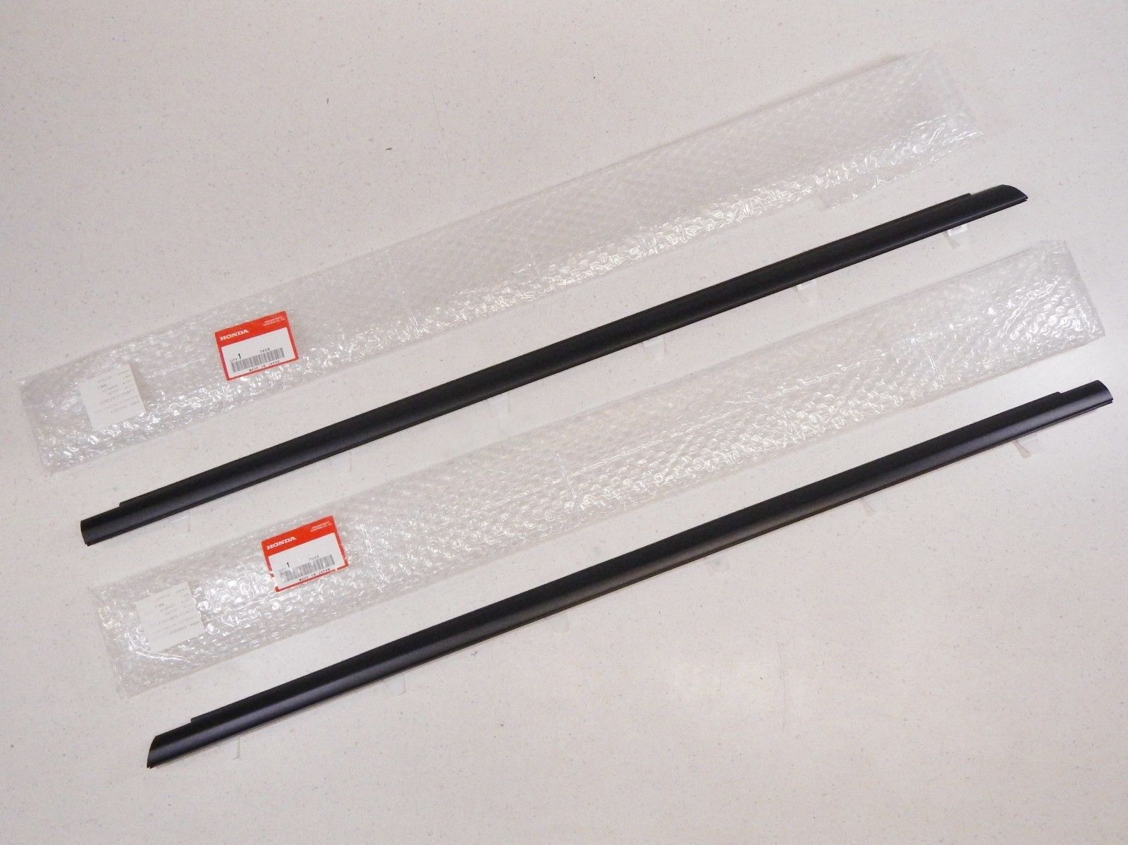 9701 HONDA PRELUDE NOS OEM FRONT DOOR LOWER WINDOW MOLDINGS TRIM TRIMS