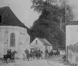 French artillery passing through Chauconin-Neufmontiers World War I 8x10... - $8.81